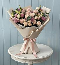 Букет цветов из:  Розы и Лизиантусы в Печорах