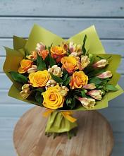 Букет цветов из:  Альстромерии и Розы в Печорах