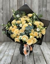 Букет цветов из:  Розы и Лизиантусы в Печорах