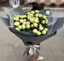Букет Белые кустовые розы Солинеро в Печорах