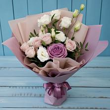 Букет цветов из:  Розы и Лизиантусы в Печорах