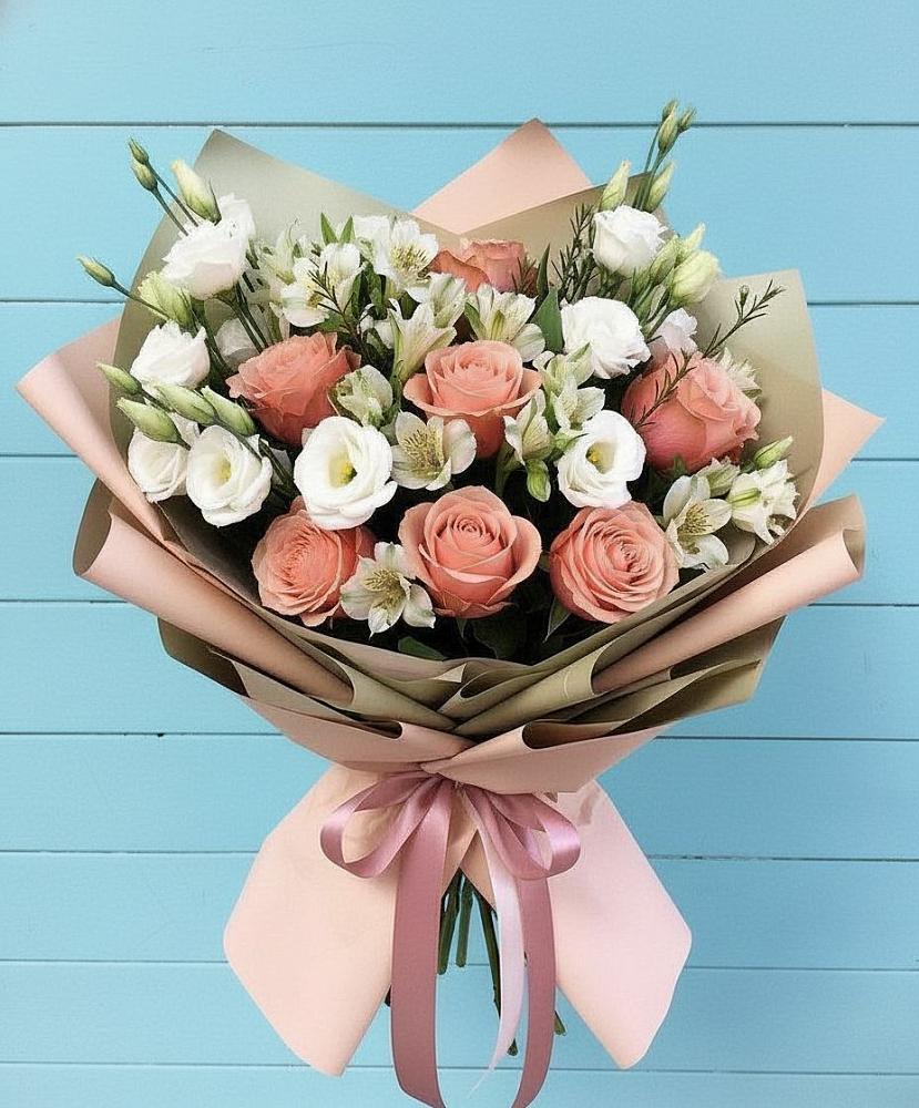 Букет цветов из: Розы, Альстромерии и Лизиантусы в Печорах