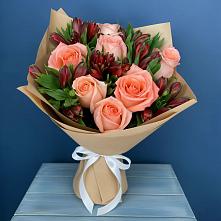 Букет цветов из:  Розы и Альстромерии в Печорах