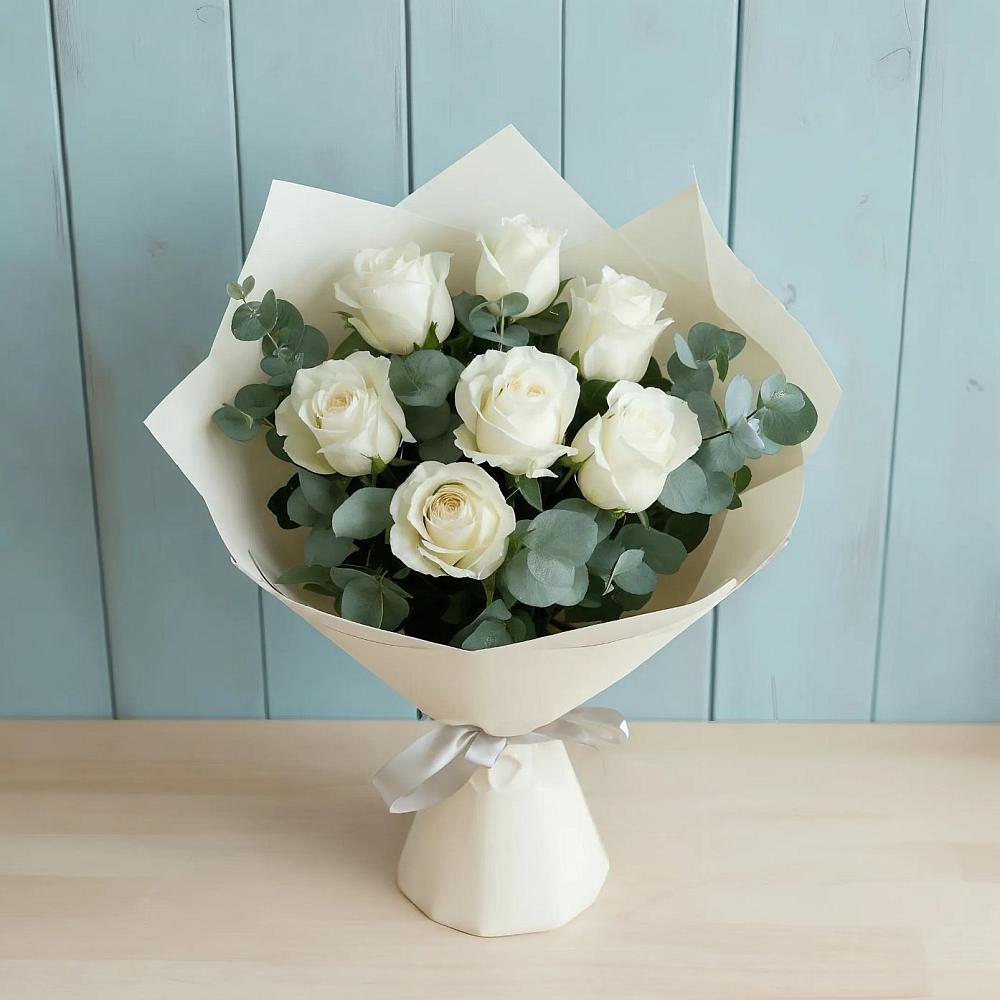 Букет Белые розы в Эвкалипте в Печорах
