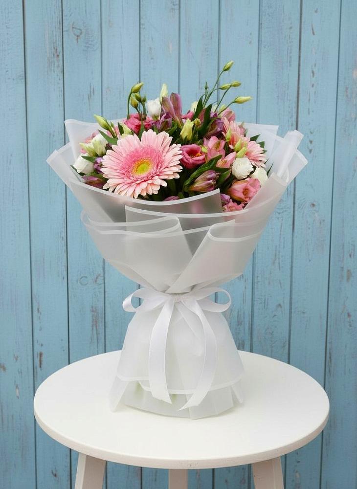 Букет цветов из: Герберы, Альстромерии и Лизиантусы в Печорах