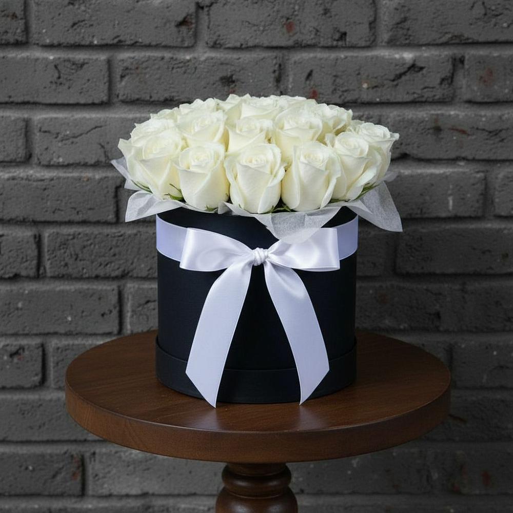 Цветочная композиция из Розы в шляпной коробке в Печорах