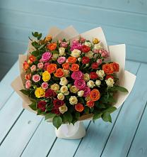 Букет Микс из разноцветных кустовых роз в Печорах
